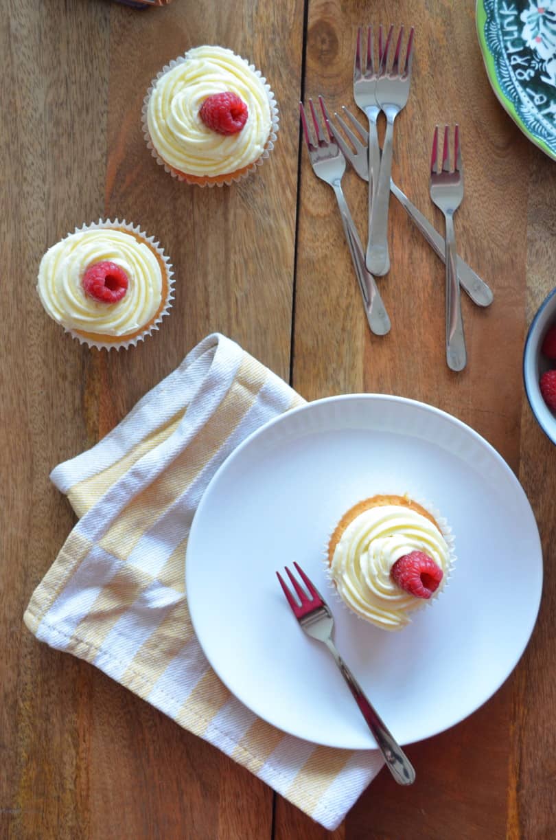 lemon-curd-raspberry-cupcakes