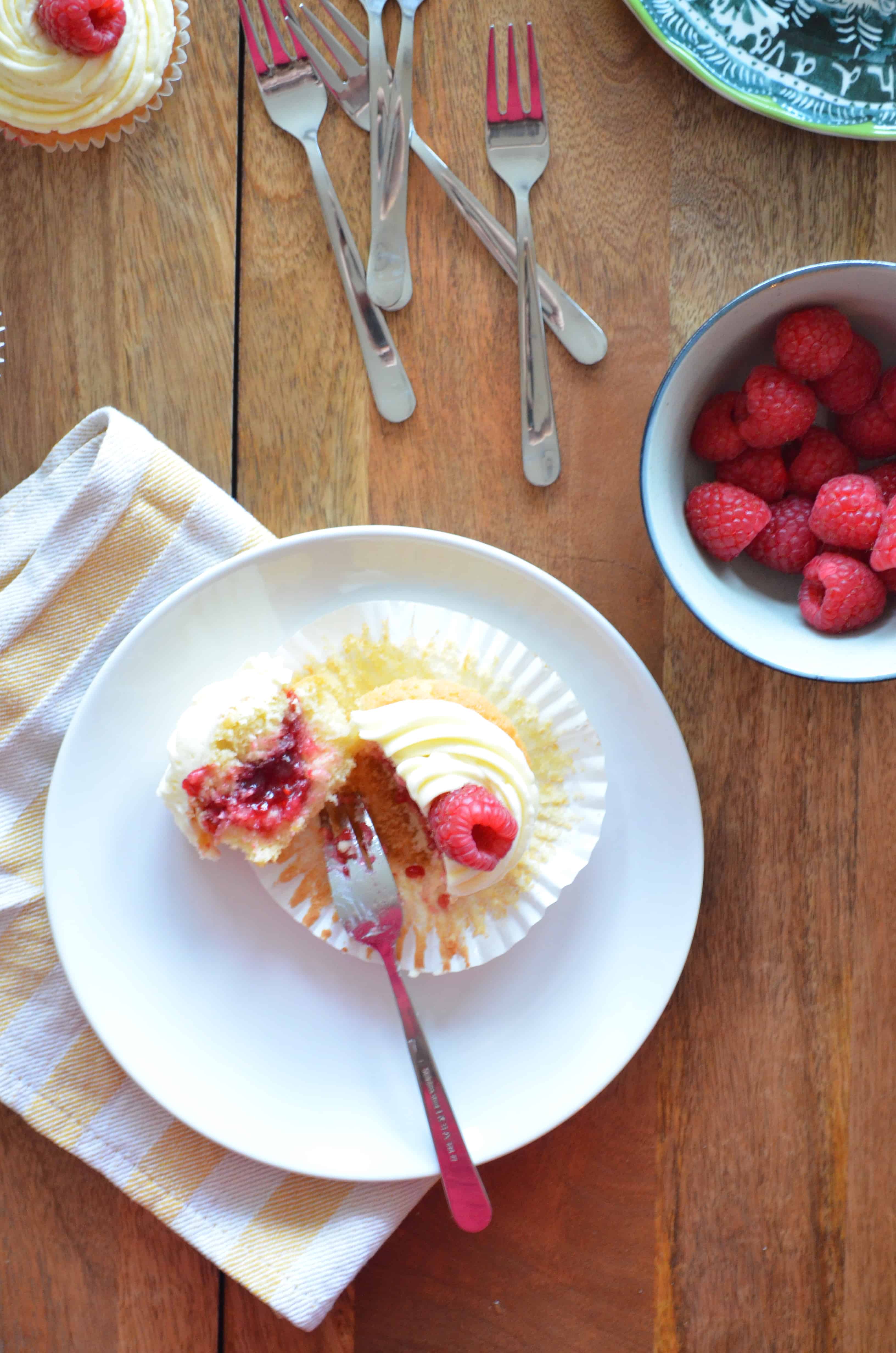 lemon-curd-raspberry-cupcakes