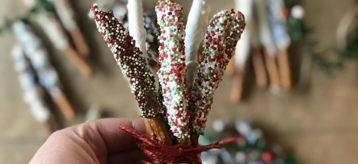Edible Christmas Gifts: Candy Pretzel Rods