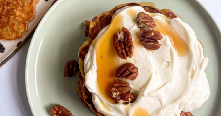 Carrot Cake Pancakes (with a maple cream cheese topping!)