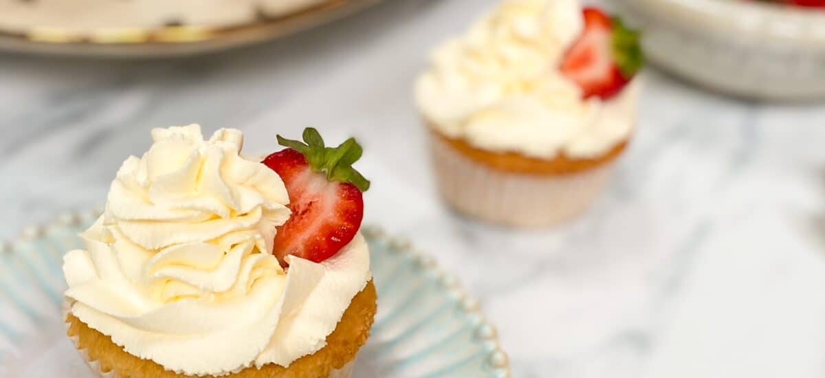 Easy Strawberries and Cream Cupcakes