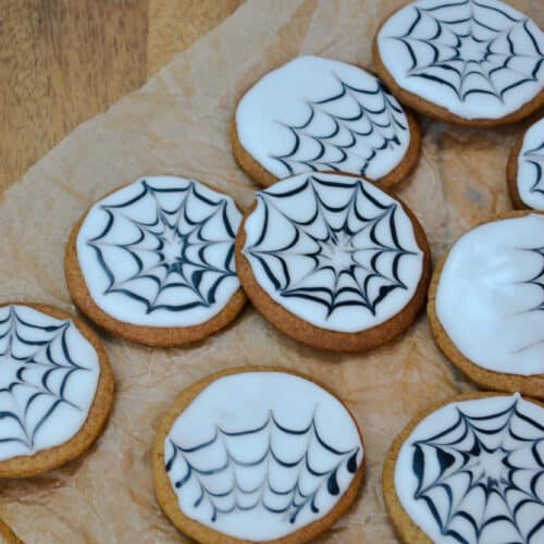 spiderweb gingerbread cookies