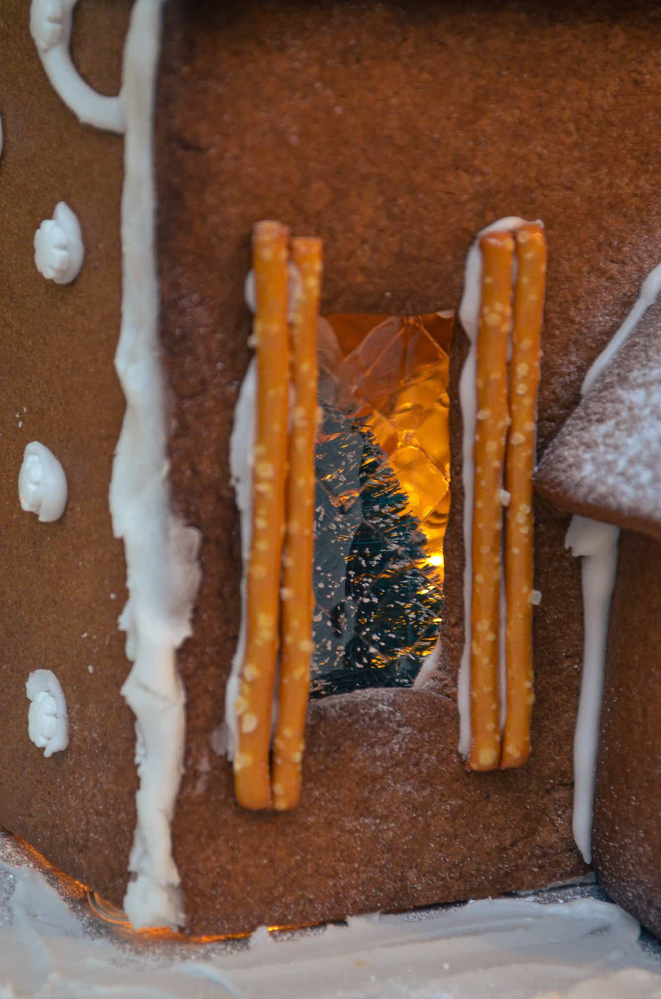 Christmas Gingerbread Cottage