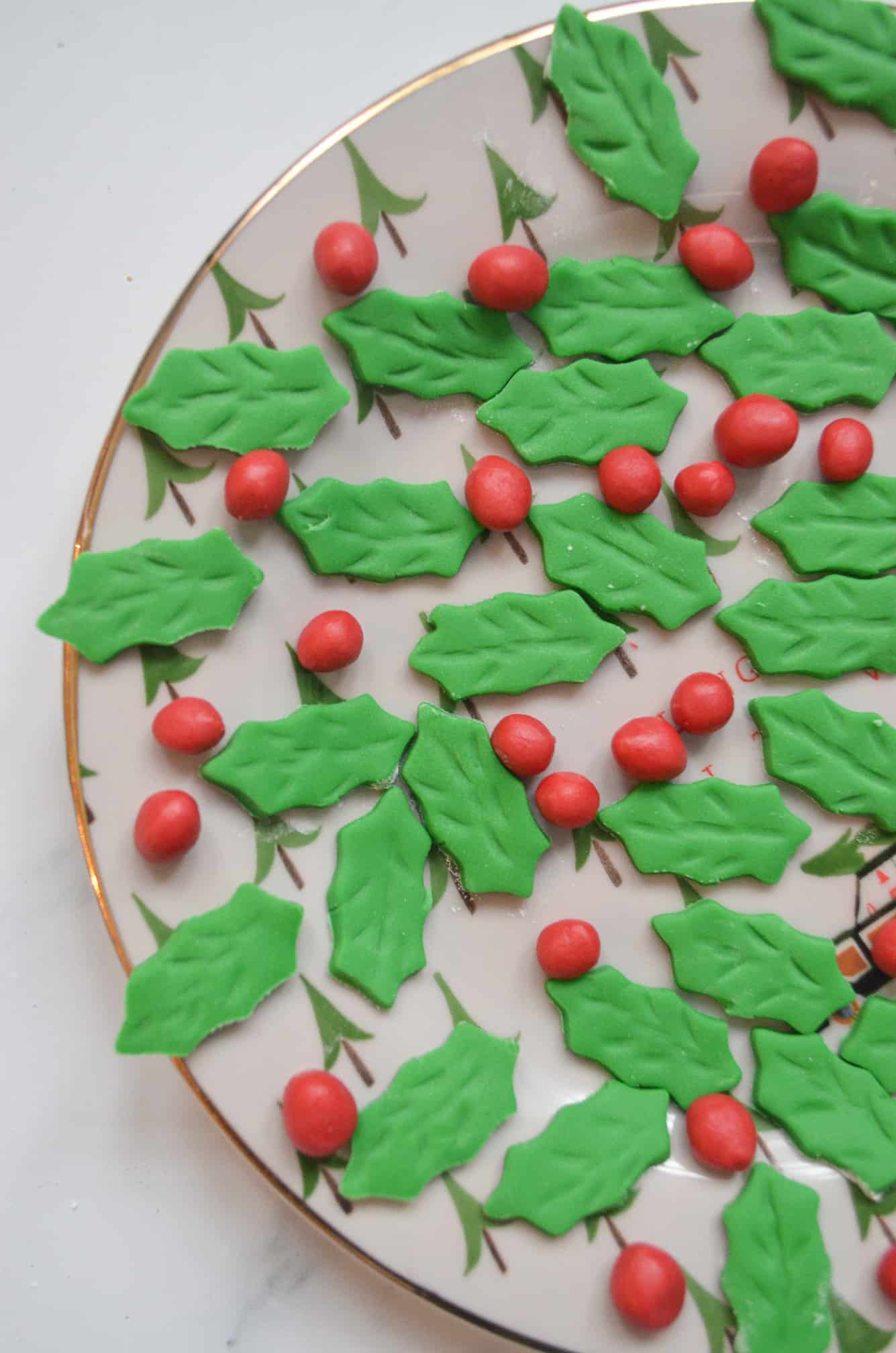 fondant holly and berry decorations