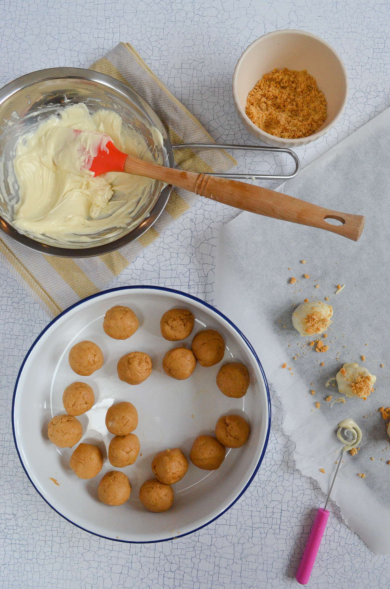 dipping cream cheese biscuit truffles