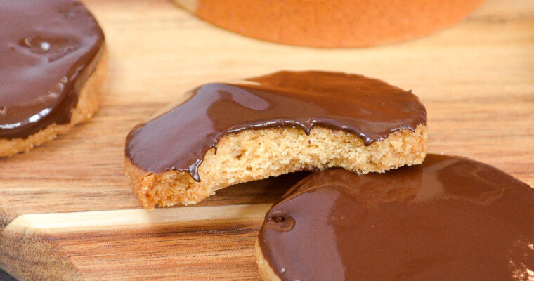 5-Ingredient Chocolate Biscoff Cookies